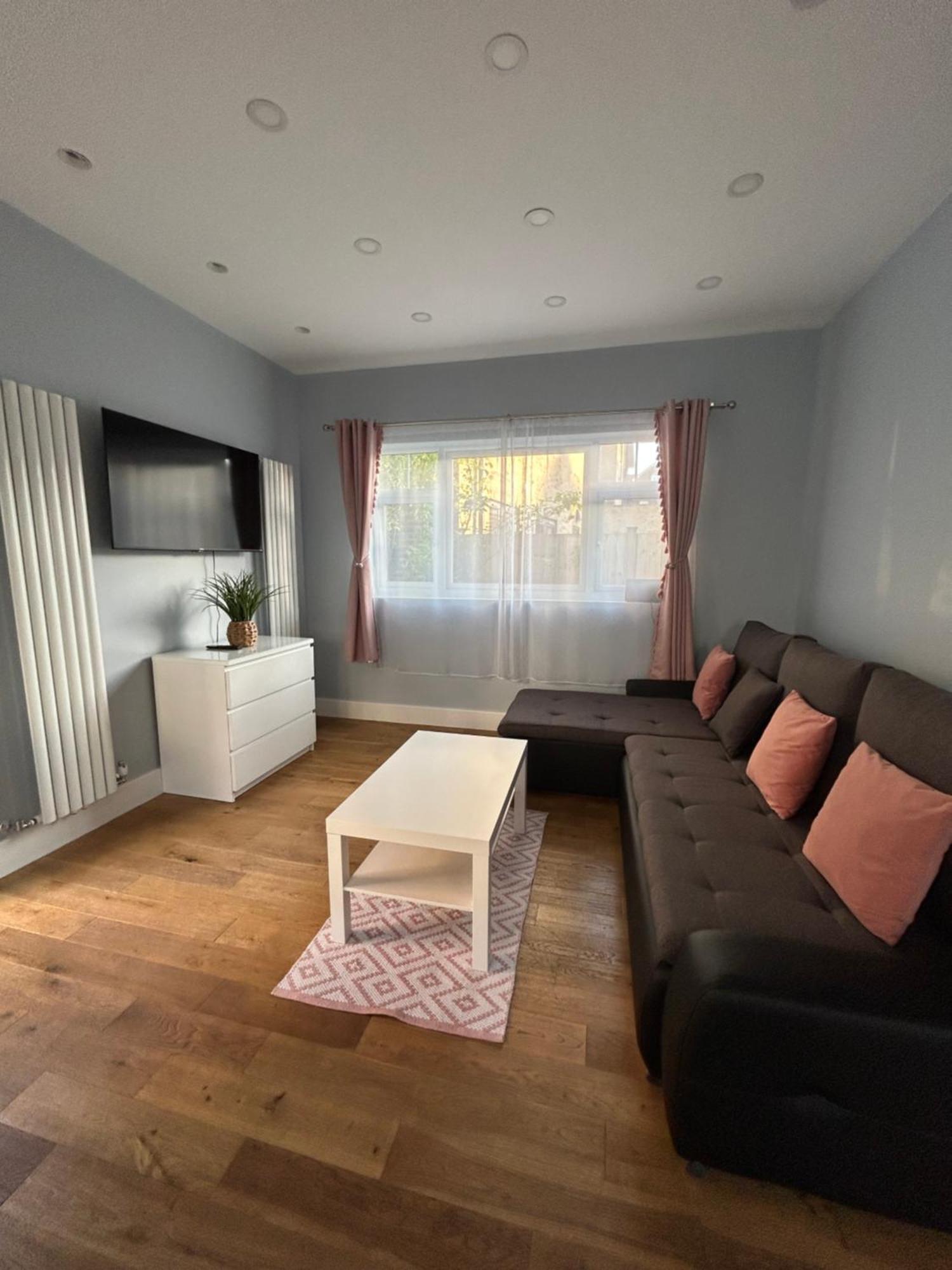 Dana'S Bungalow Хорли Экстерьер фото